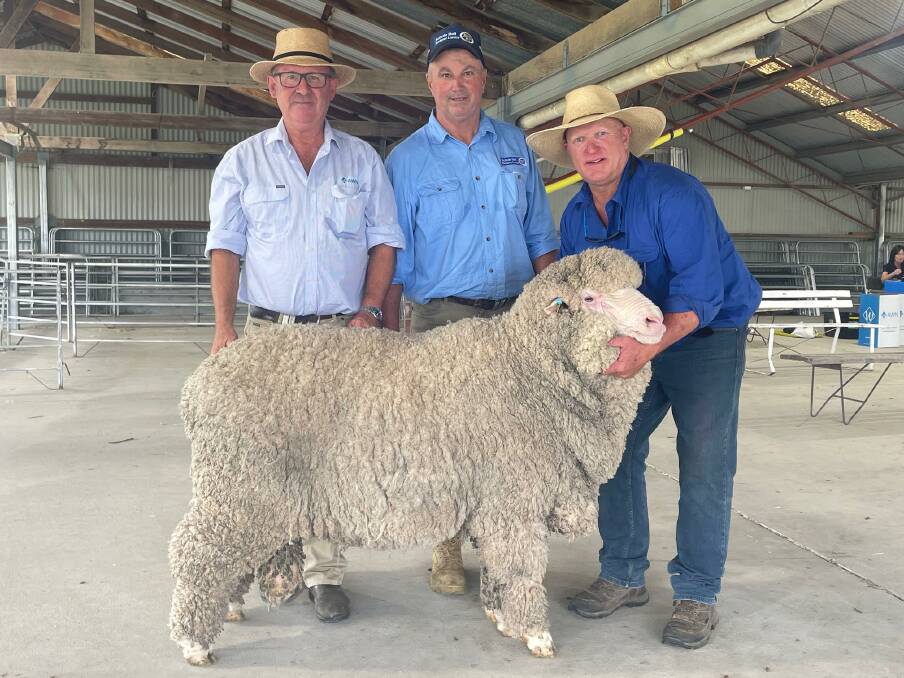 With the $6000 top-priced ram are Brett Cooper AWN Mudgee, Phil Evans, Schute Bell Badgery Lumby, Murray Power, Airlie Stud, Walcha. Picture supplied