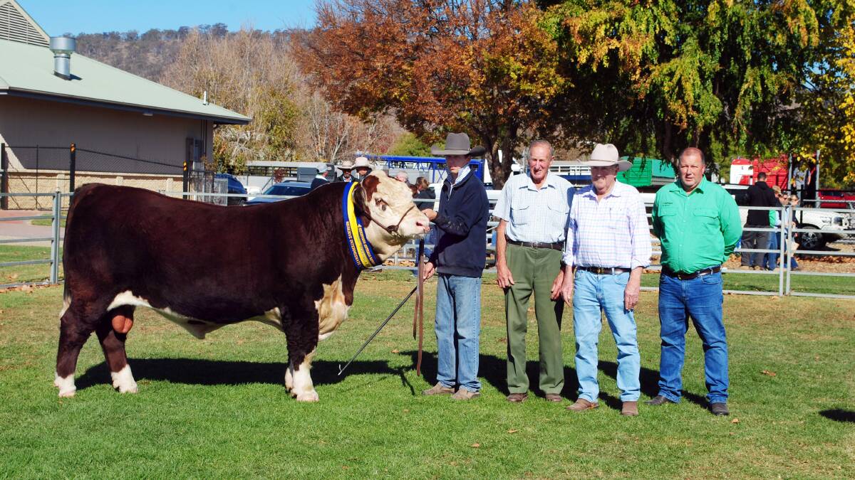Granite Toro T010 with Jack Smyth, David Lyons, Milvale Park Poll Herefords, Vasey, Danny Hill Granite Hill Herefords, Bungendore and Tim Button Nutrien. Photo by Barry Murphy. 