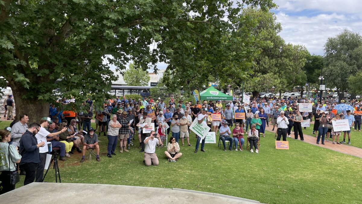 A small section of the crowd protesting the proposed water buybacks at Griffith on November 21, where upwards of 1500 gathered for the rally.