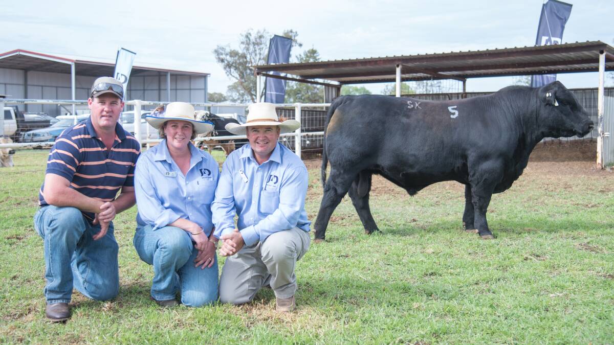 The $23,000 black Speckle Park world record making bull with buyer Ben Wesley from Big Star Speckle Park stud, Hillston, and vendors Amy and Justin Dickens of JAD Speckle Park stud. Photos by Ruby Canning from Emily H Photography. 