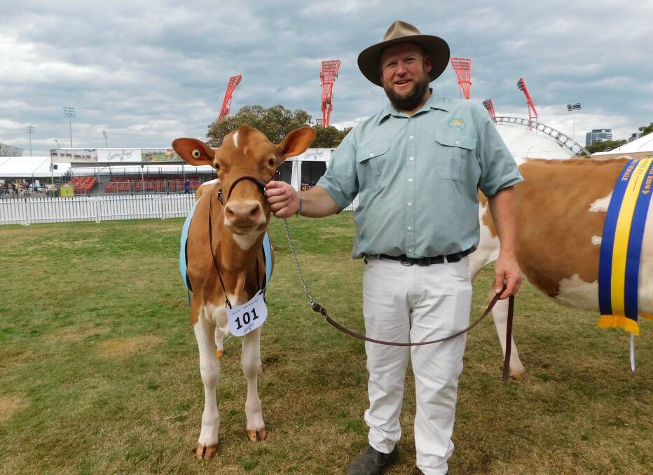 Murray Russell, Bega, with honourable mention Meadow View M Java Tess. Picture by Hayley Warden