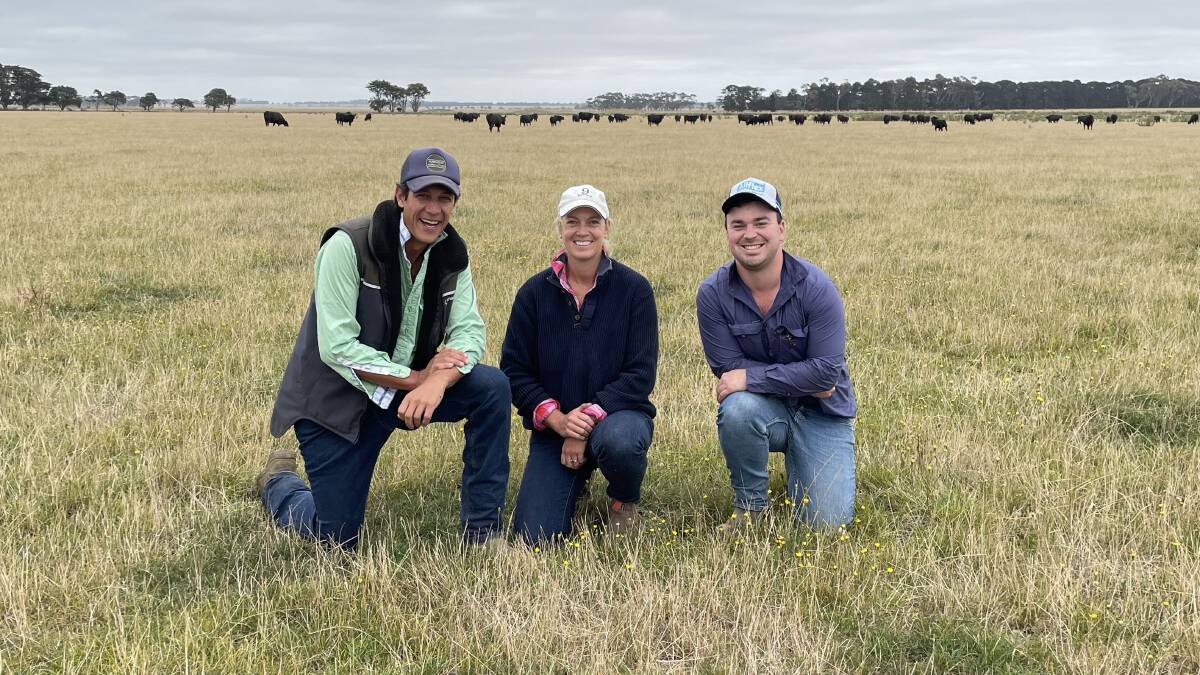 Glenavon clients James and Georgie Knight, with Tom Stuart, The Sisters Pastoral Company, The Sisters, near Mortlake, Vic. The commercial producers won the 2024 Beef Spectacular with Glenavon-blood steers. Picture by Phillippe Perez