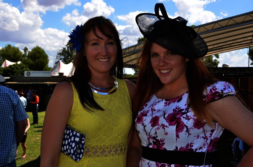 Stacey Wrignt and Rosie Nott of Narromine.